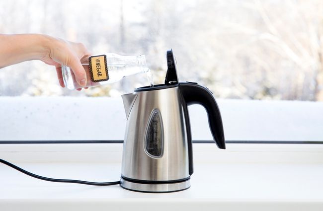 how to clean a kettle with vinegar
